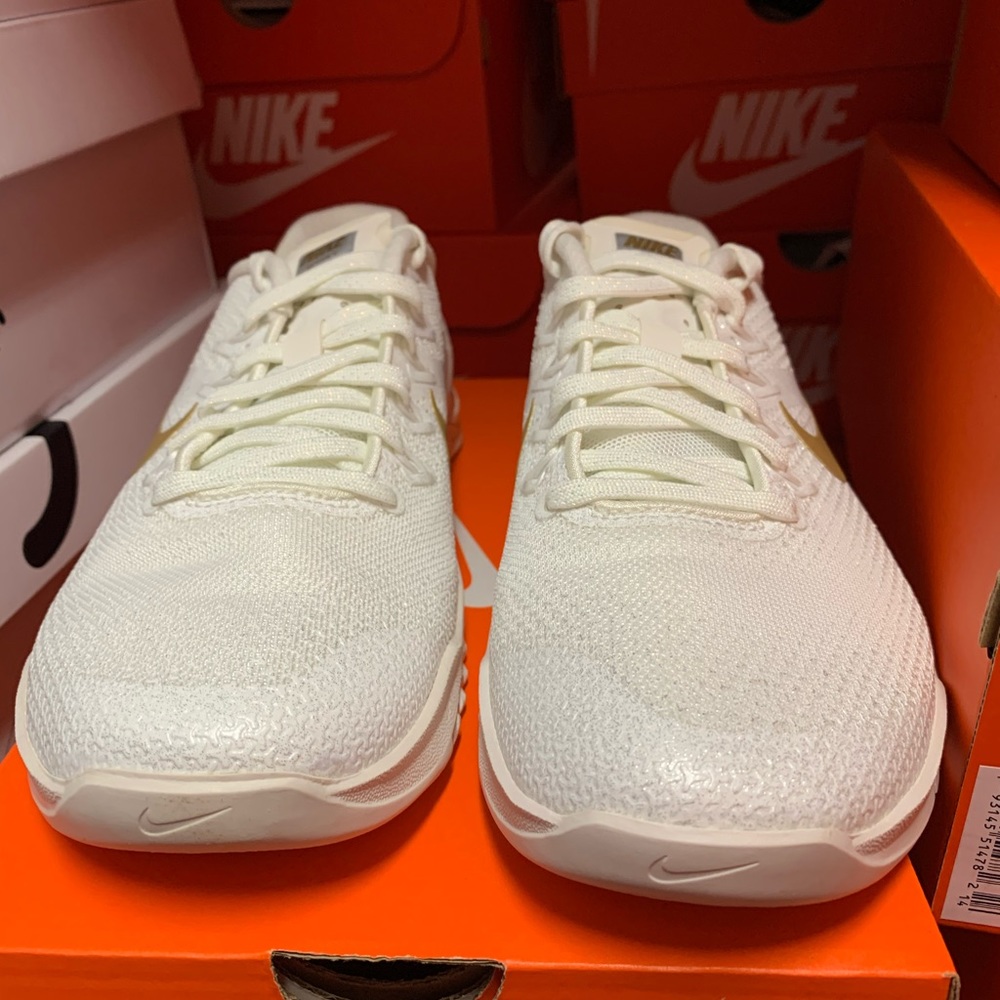 Nike Womens Metcon 4 White/Metallic Gold av2141-120 - Picture 9 of 10